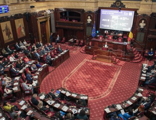 Simpósio na Bélgica